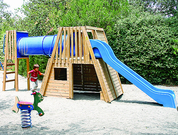 "אהל אינדיאני" מתקן חצר